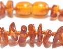 Barnsteen armbandje – cognac – chips gepolijst – 14 cm