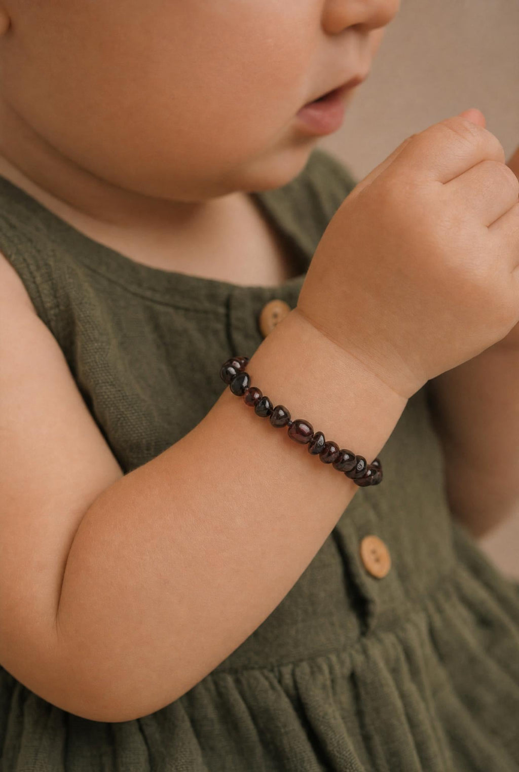 Barnsteen armbandje – ronde kraaltjes – gepolijst – 14 cm – Kers