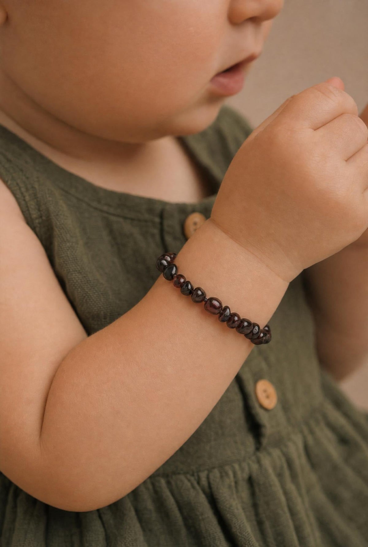 Barnsteen armbandje – ronde kraaltjes – gepolijst – 14 cm – Kers