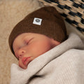 Wollen babymuts gebreid – merinowol – Brunette