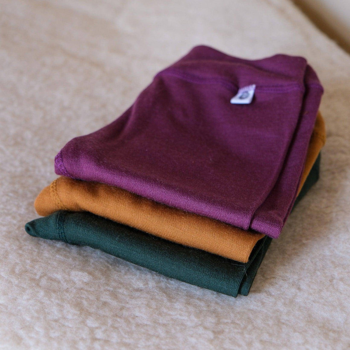 Wollen babybroekje – merinowol – Crushed violets