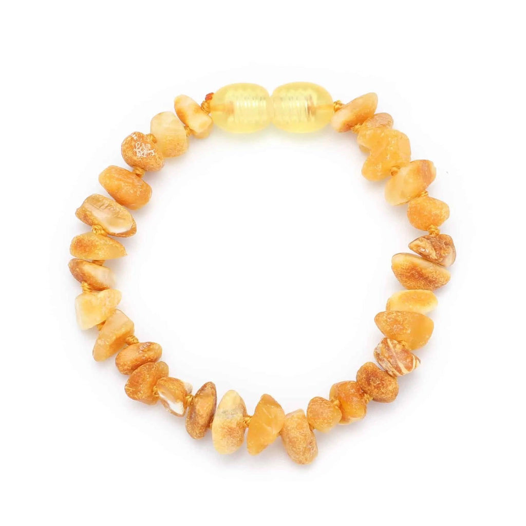 Barnsteen armbandje – chips – ruwe kraaltjes – 14 cm – Butter