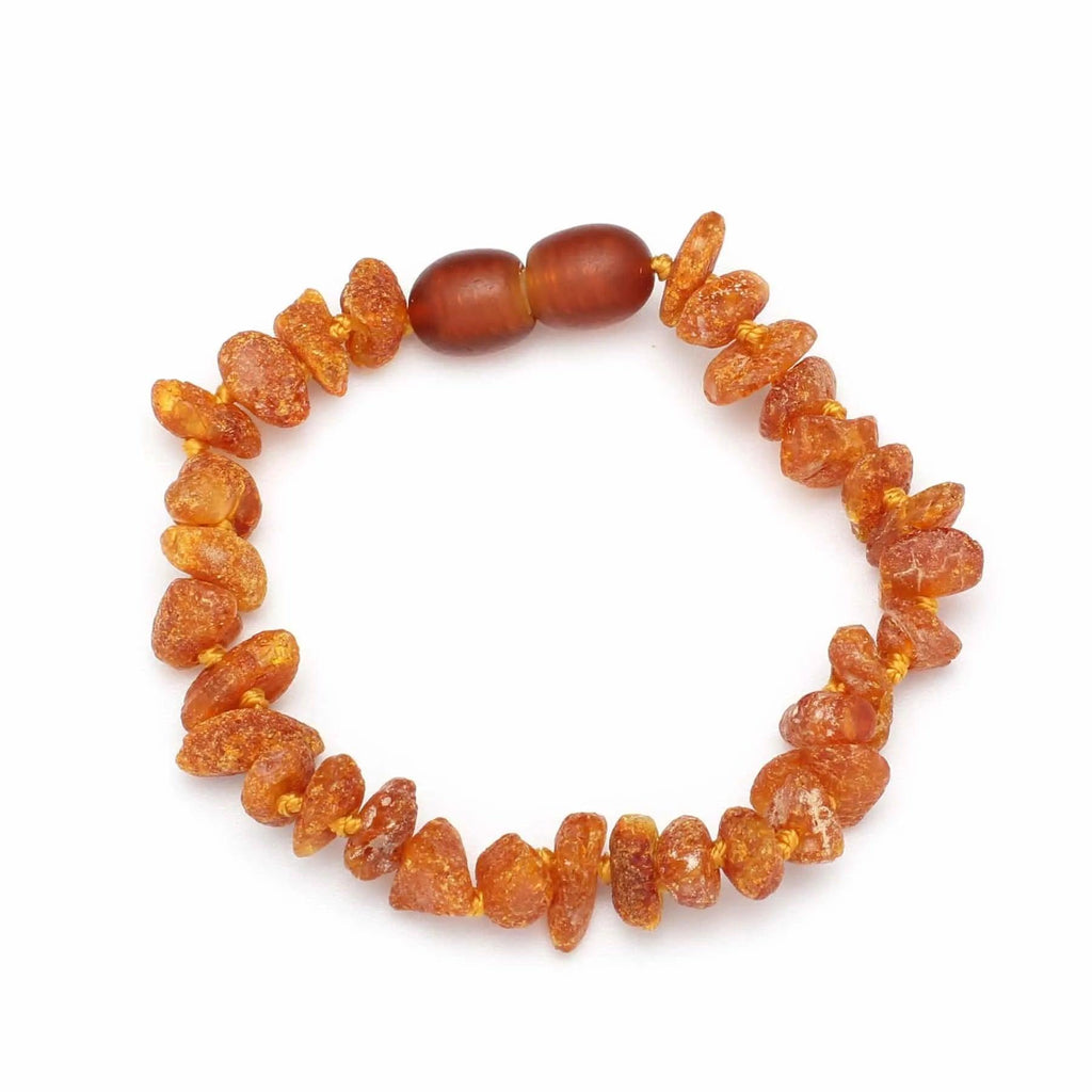 Barnsteen armbandje – chips – ruwe kraaltjes – 14 cm – Honing