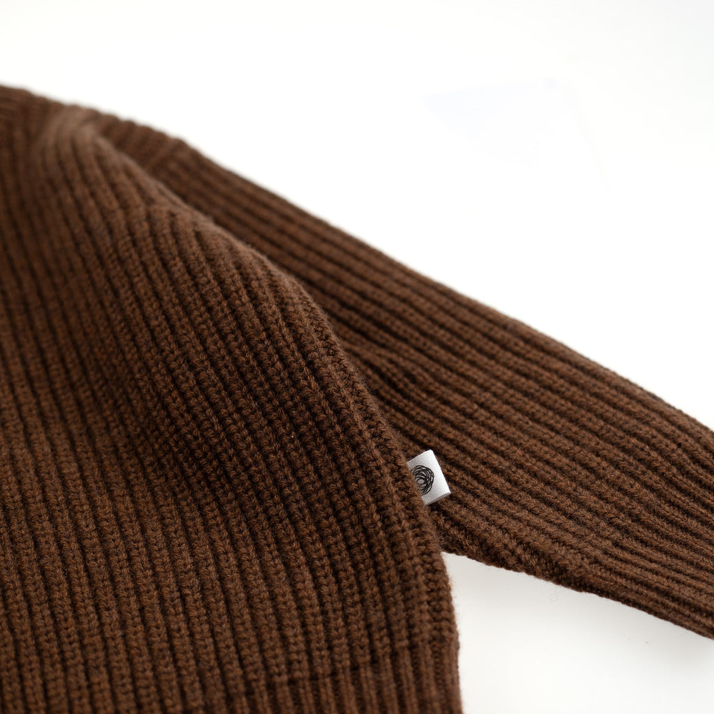 Gebreid wollen babytruitje – merinowol – Brunette