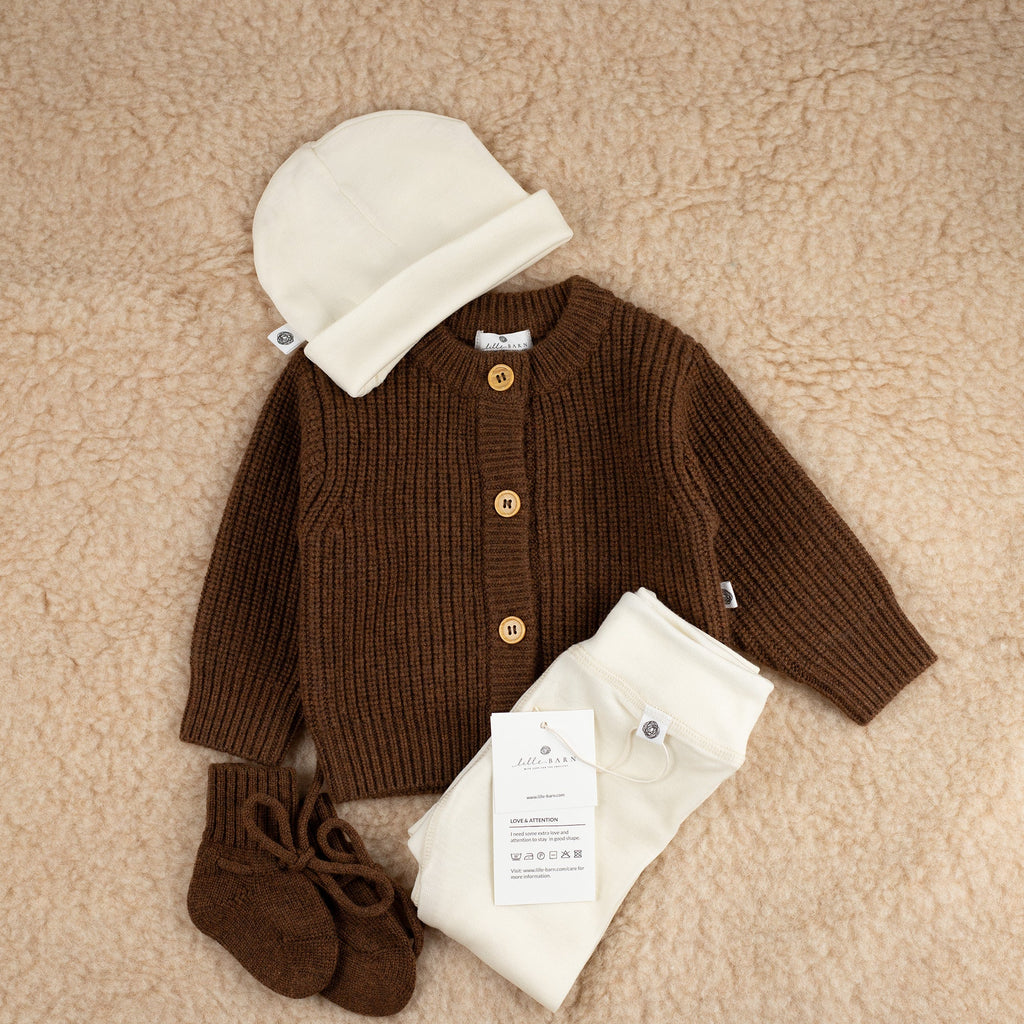 Gebreid wollen babyvestje – merinowol – Brunette