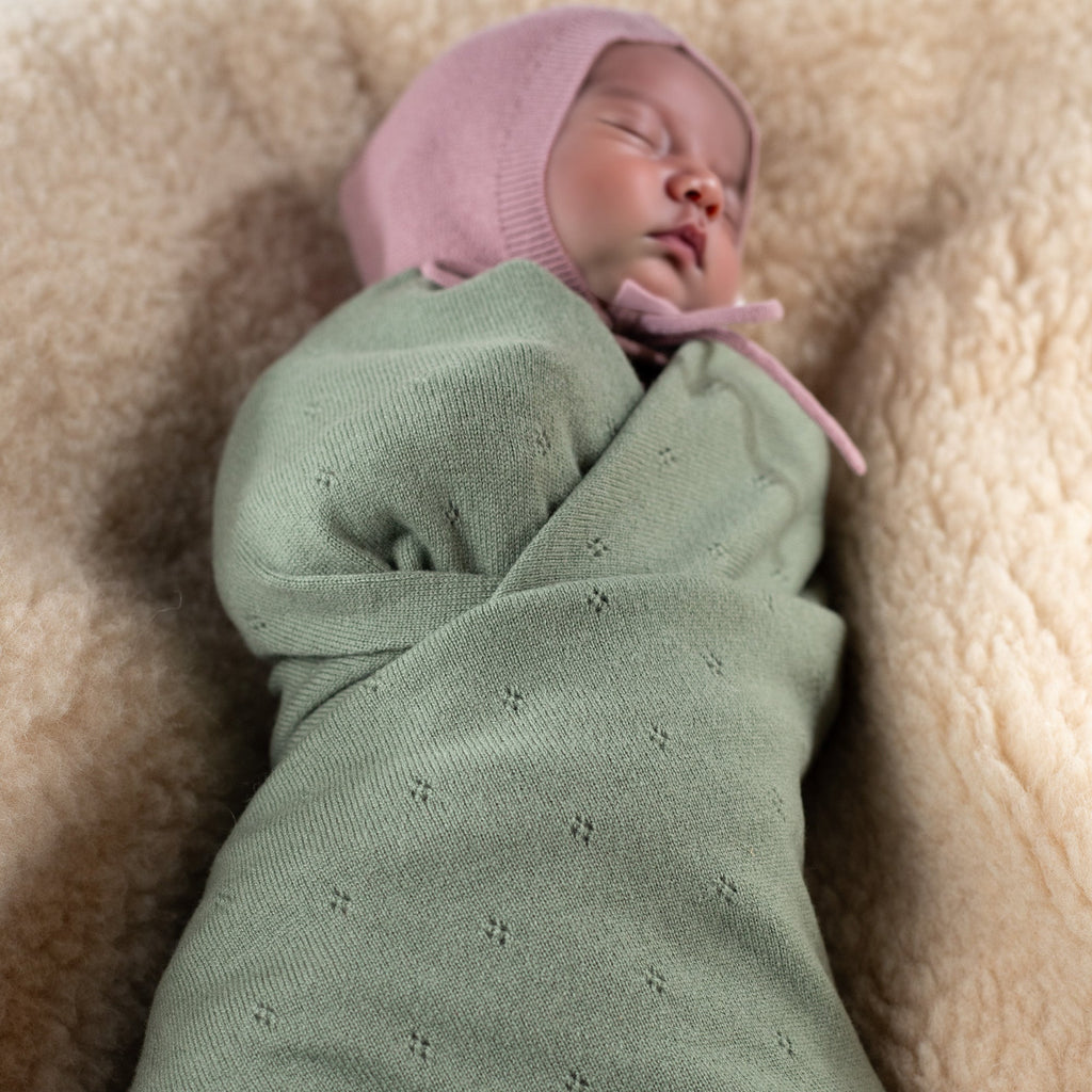 Wollen baby- en wikkeldeken – pointelle gebreid – merinowol – Harper