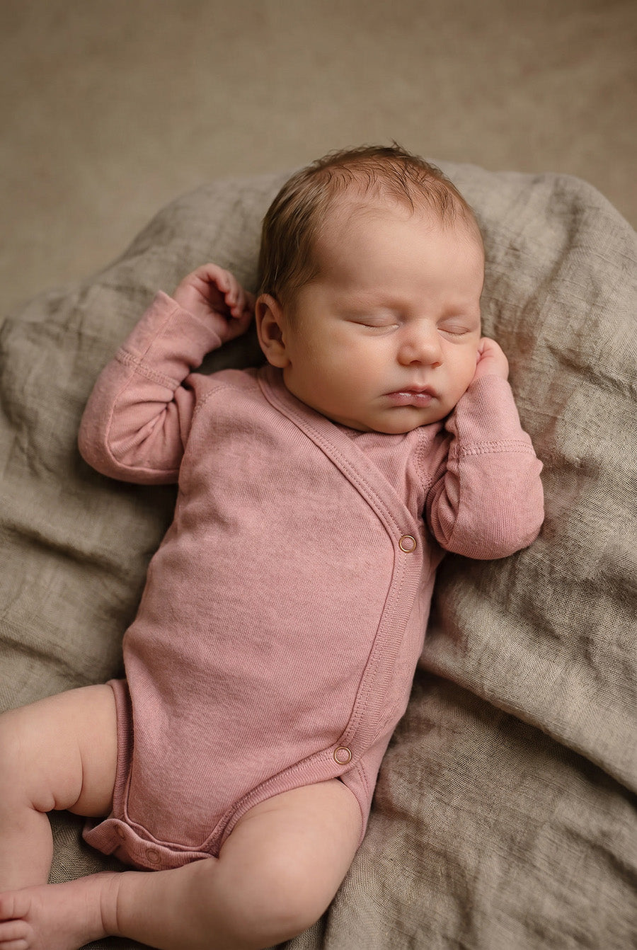 Wollen overslagromper lange mouw – merinowol – Misty Rose