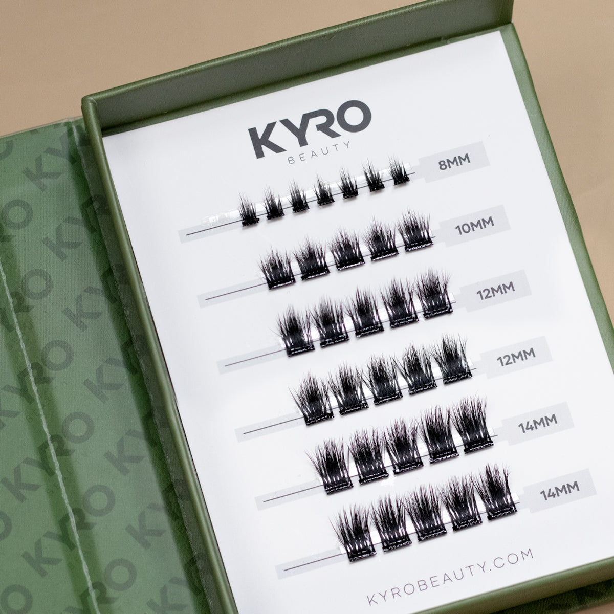 Pre-Glued Mega Volume - Press-On Lashes